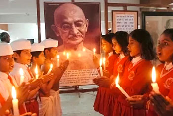 Индия. День рождения Ганди